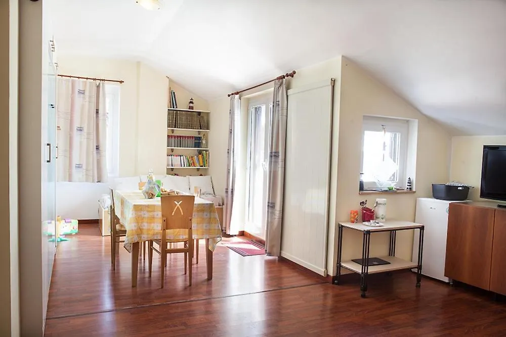 Il Faro Di Manuela Bed & Breakfast Fino Mornasco 0*,  Italy