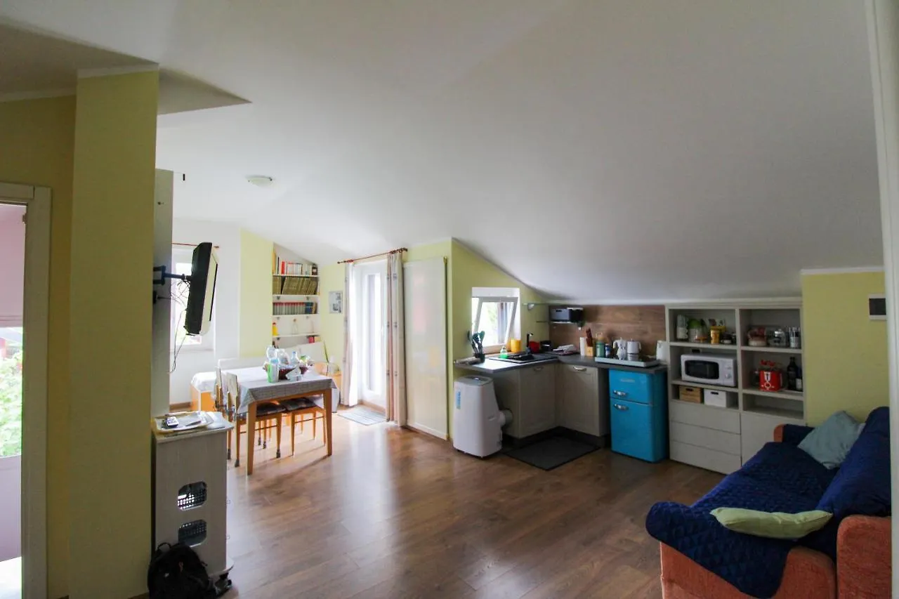 Il Faro Di Manuela Bed & Breakfast Fino Mornasco İtalya